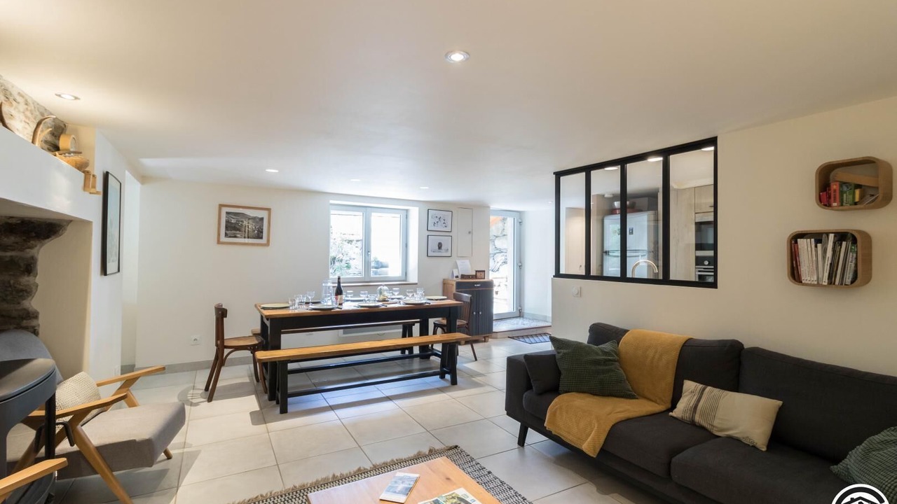Photo of Livingroom in Saint-Aventin