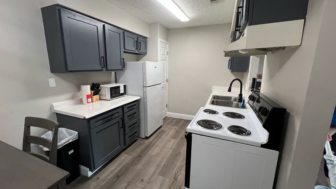 Photo of Kitchen in Oaks Historic District