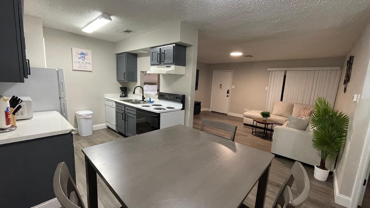Photo of Kitchen in Oaks Historic District
