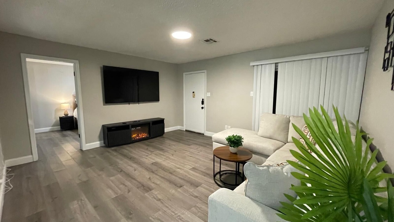 Photo of Livingroom in Oaks Historic District