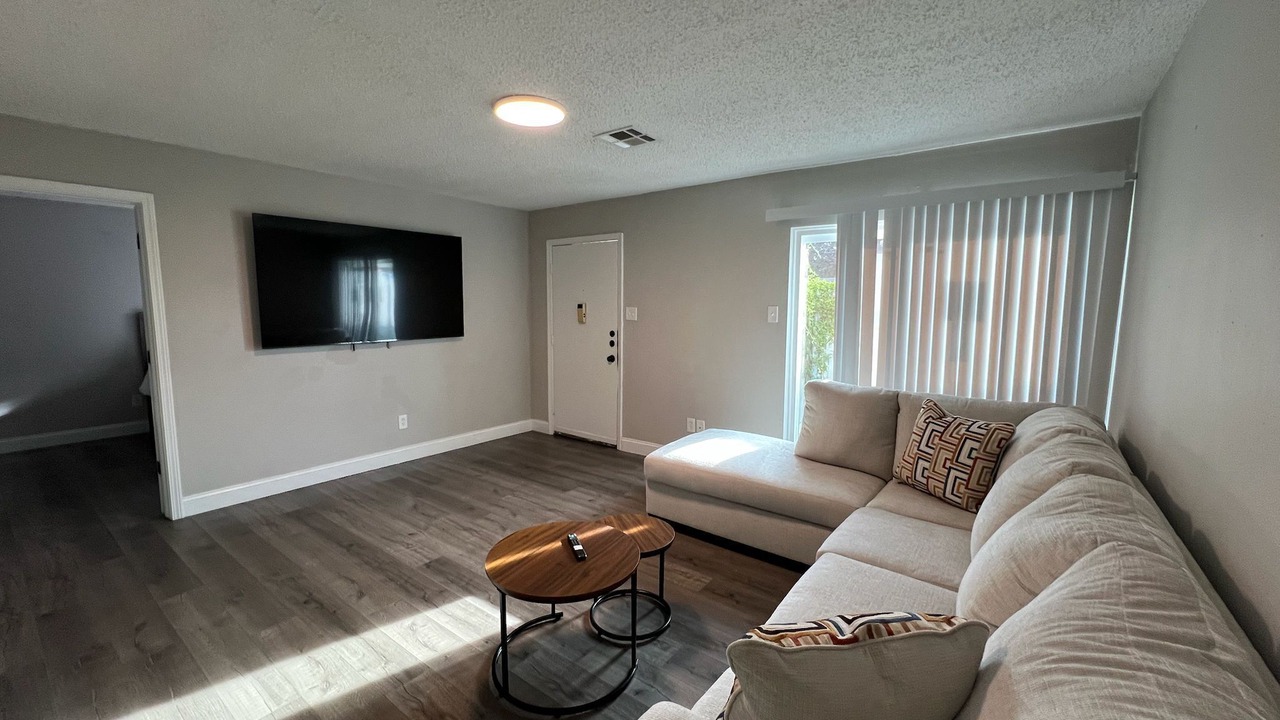 Photo of Livingroom in Oaks Historic District