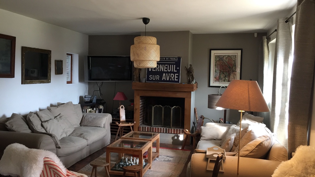 Photo of Livingroom in Rueil-la-Gadeliere