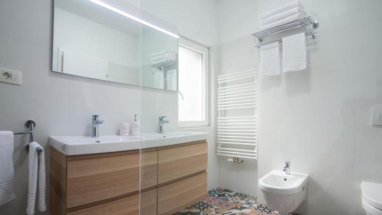 Photo of Bathroom in Cove Makarac (Milna)