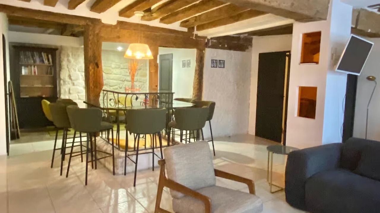 Photo of Livingroom in 4th Arrondissement