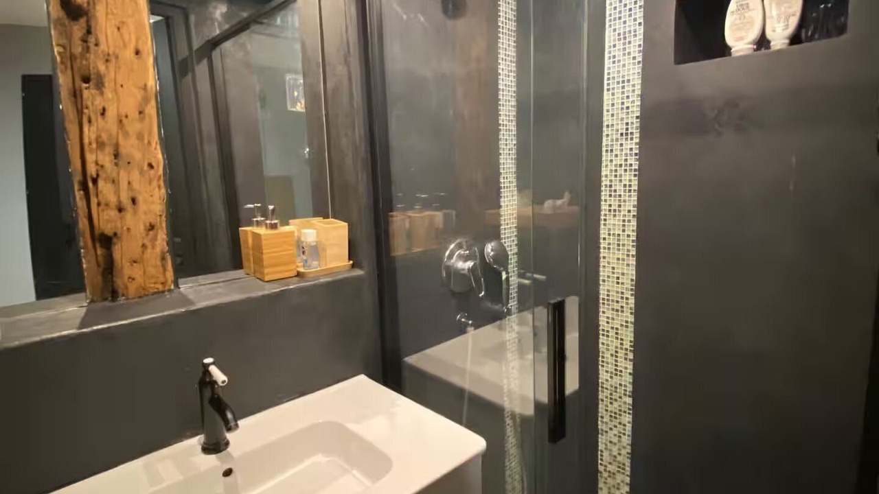 Photo of Bathroom in 4th Arrondissement