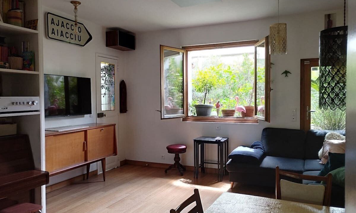 Photo of Livingroom in Quartier de la Chapelle