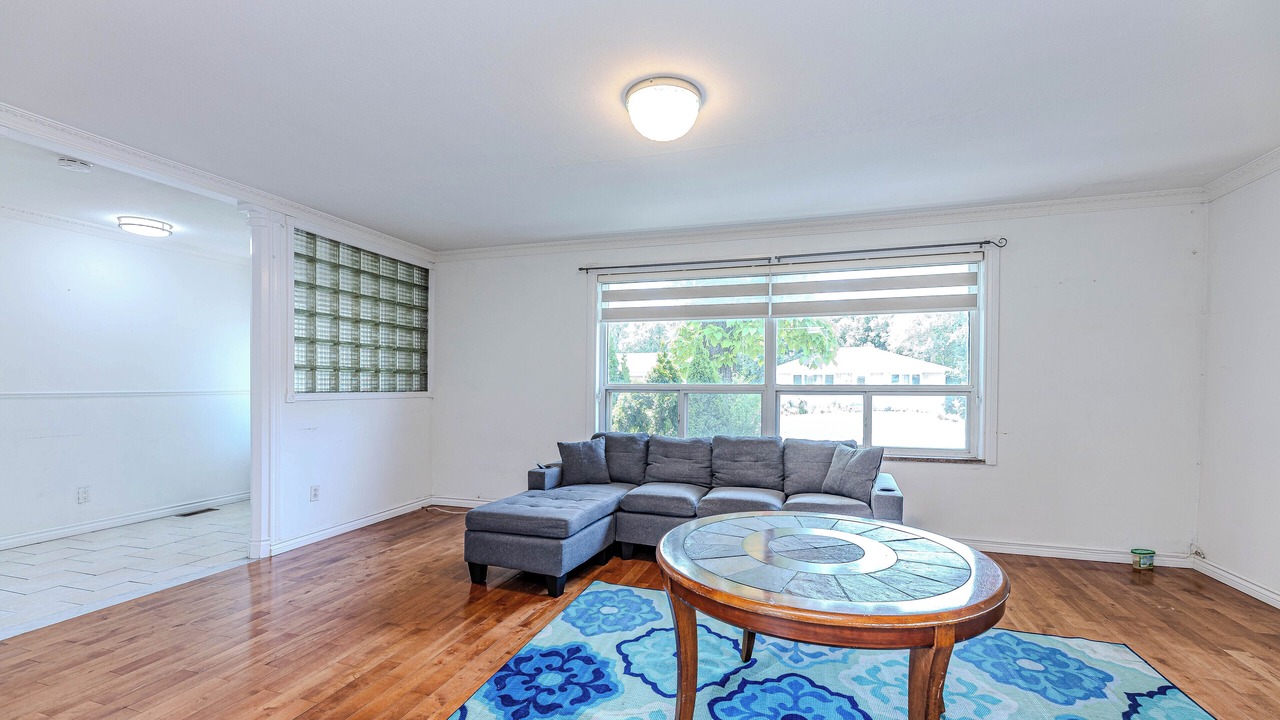 Photo of Livingroom in Northeast Mississauga
