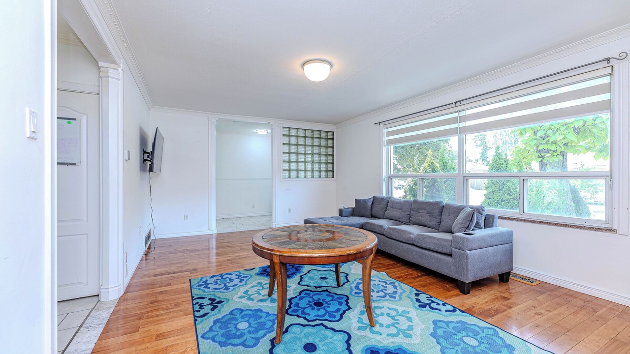 Photo of Livingroom in Northeast Mississauga