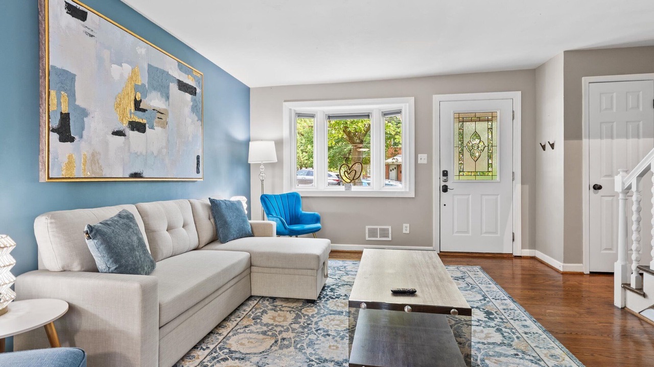 Photo of Livingroom in Addison Heights