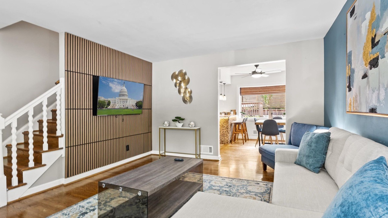 Photo of Livingroom in Addison Heights