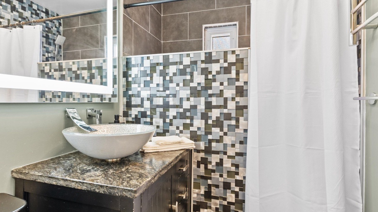Photo of Bathroom in Addison Heights