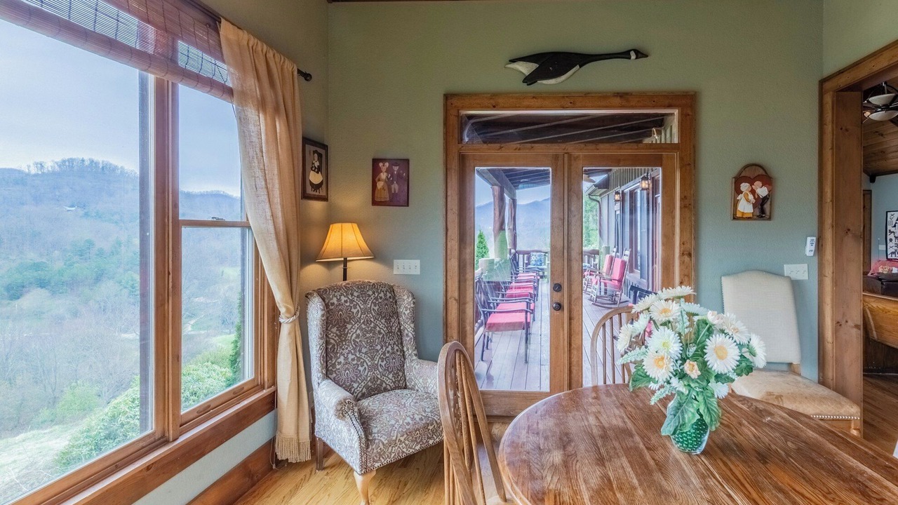 Photo of Bedroom in River Ridge