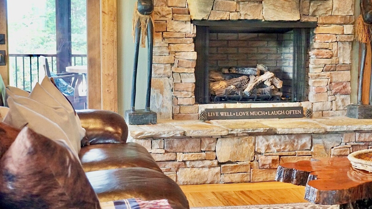 Photo of Livingroom in River Ridge