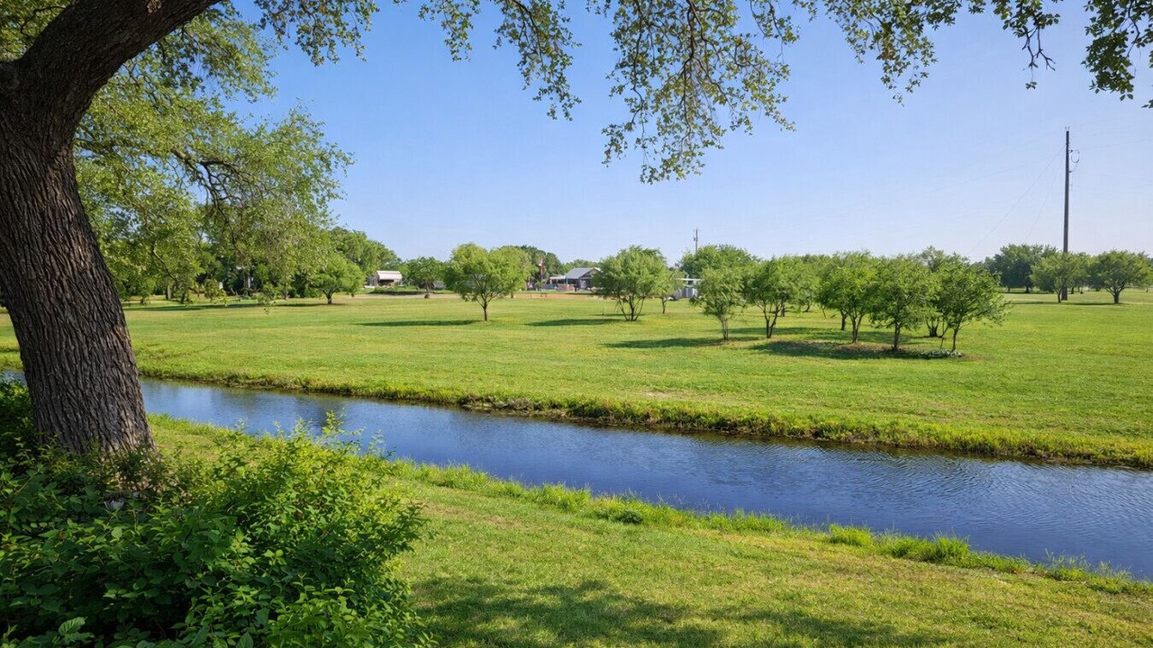 Photo of Others in Hondo