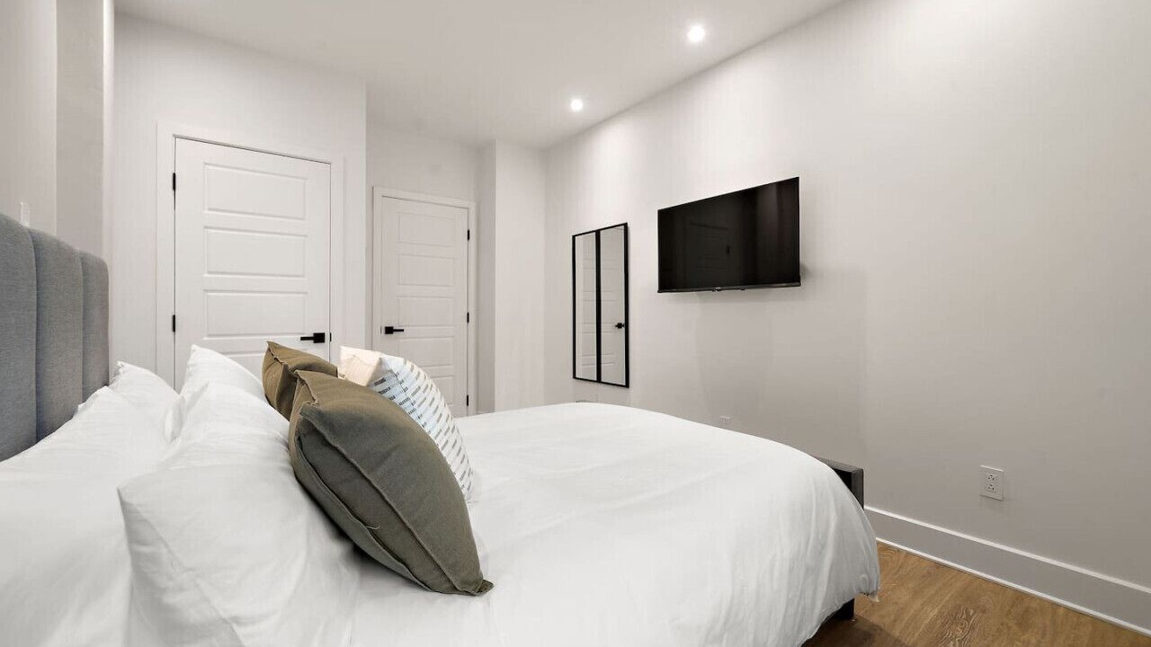 Photo of Bedroom in Old Montreal