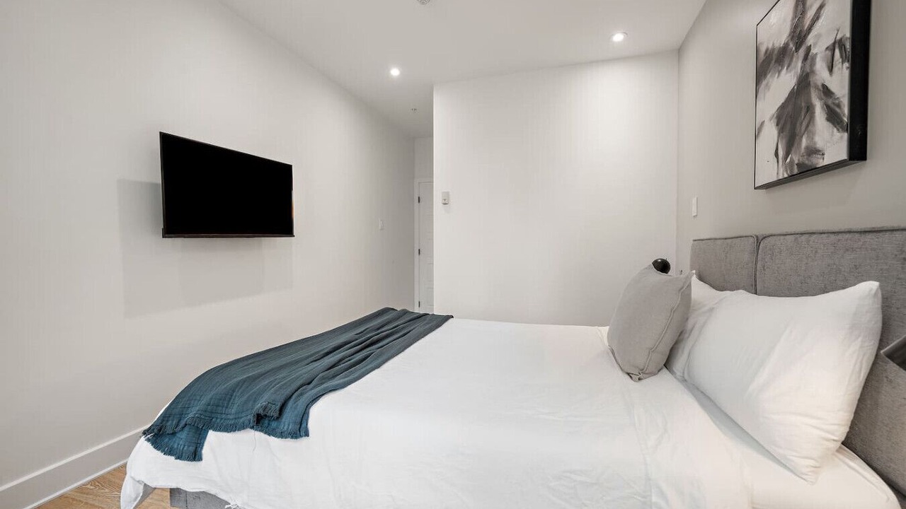 Photo of Bedroom in Old Montreal