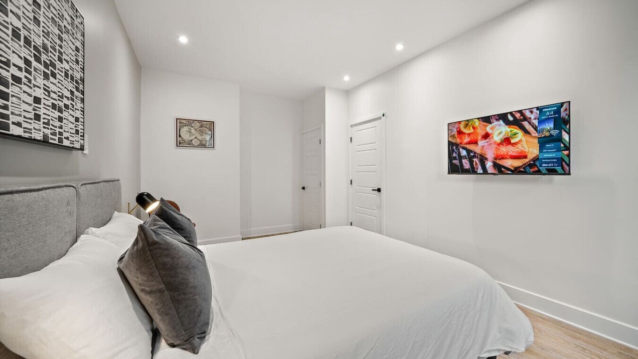 Photo of Bedroom in Old Montreal