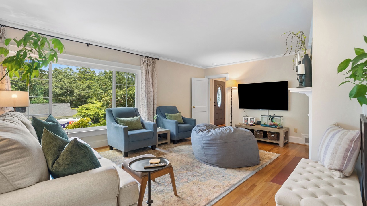 Photo of Livingroom in Clemson