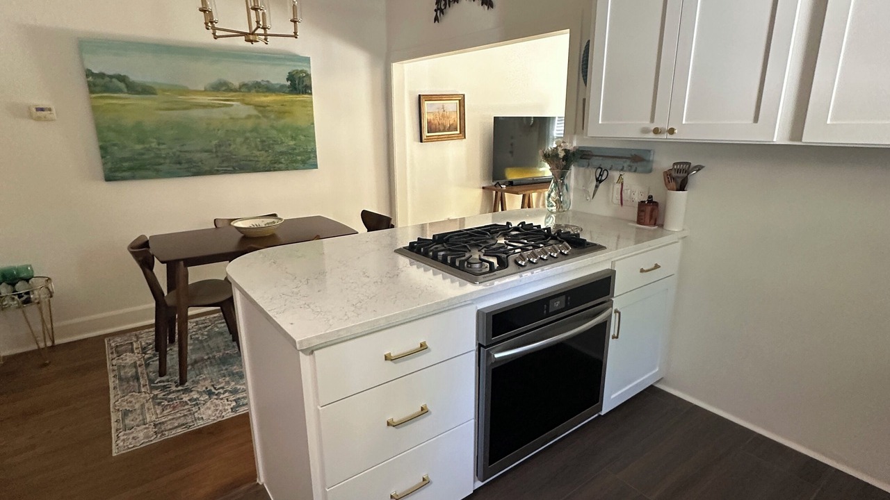 Photo of Kitchen in South River City