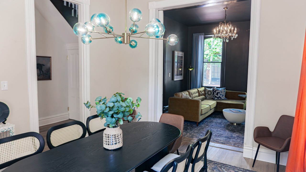 Photo of Livingroom in Lafayette Square