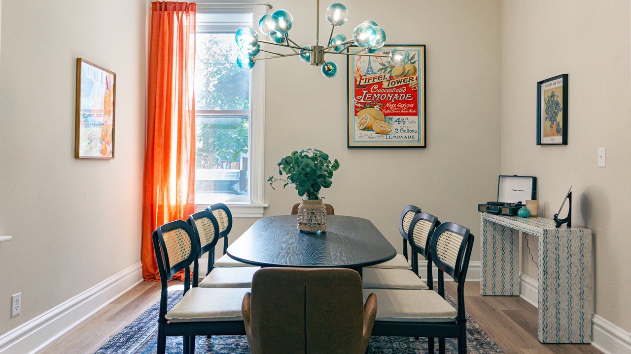 Photo of Livingroom in Lafayette Square