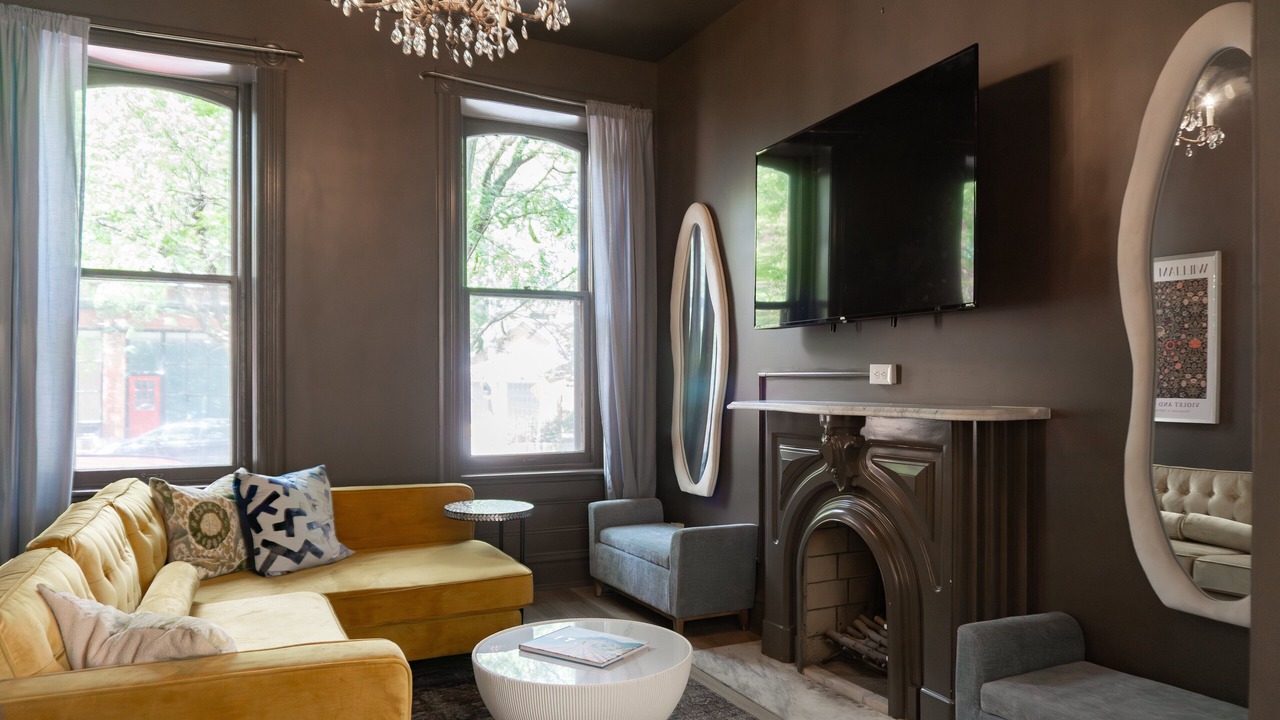 Photo of Livingroom in Lafayette Square