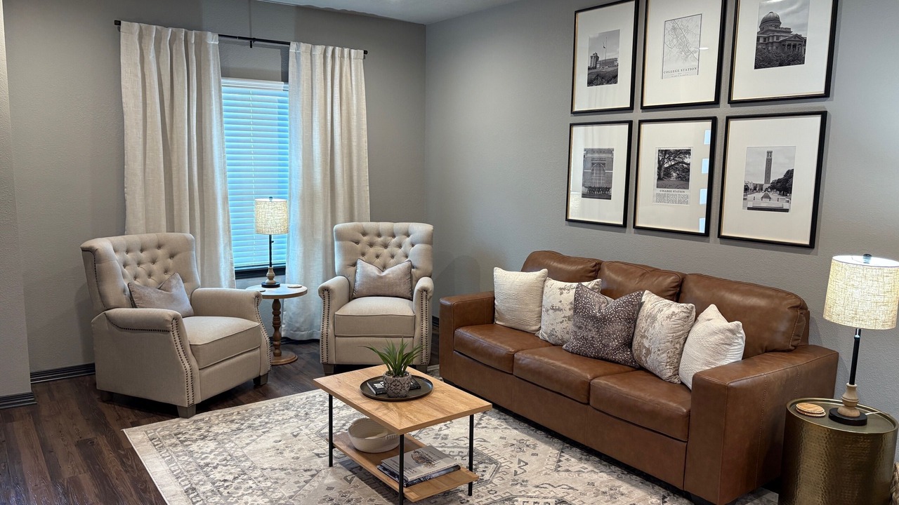Photo of Livingroom in College Station