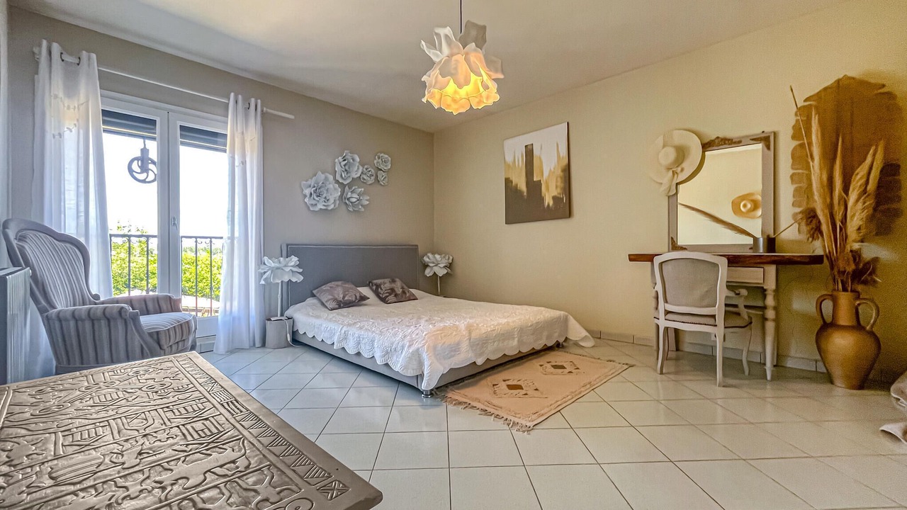 Photo of Others in Connaux