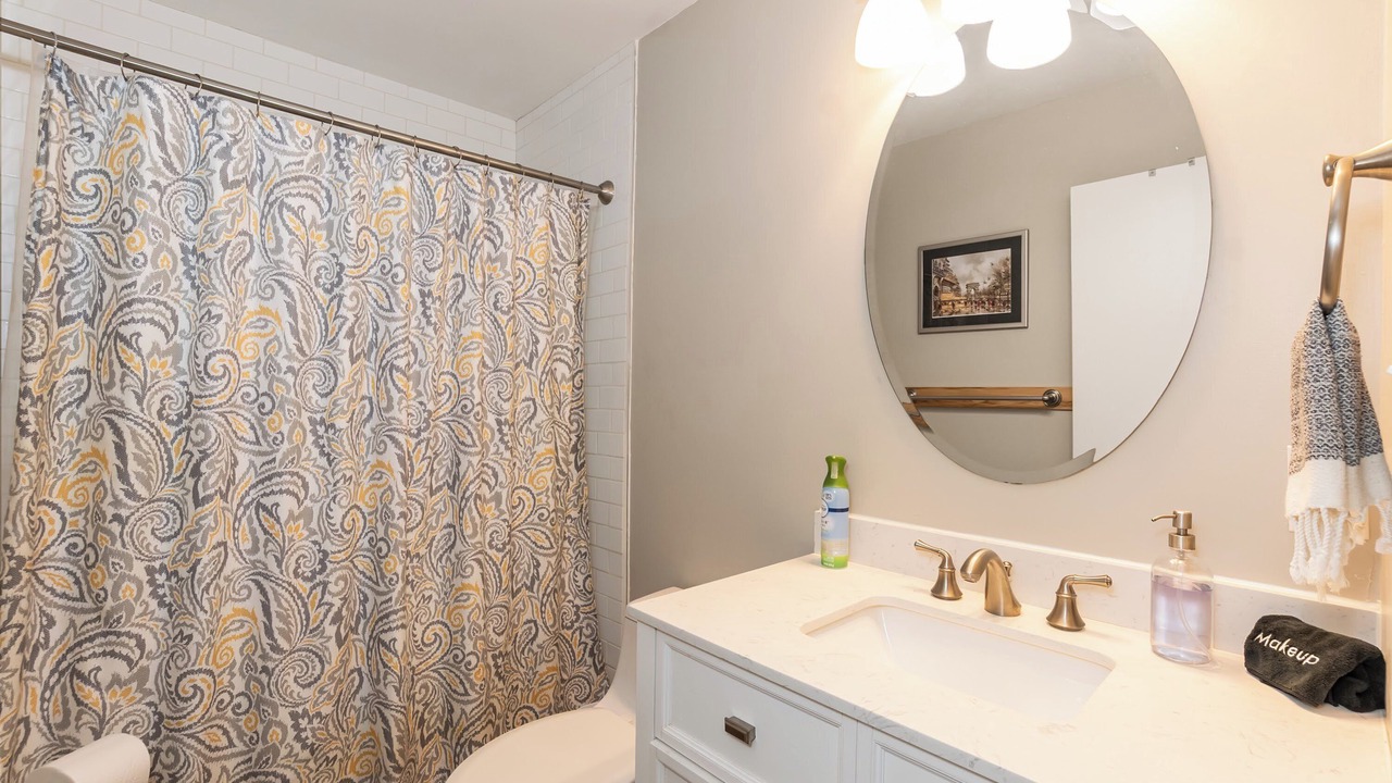 Photo of Bathroom in Apex