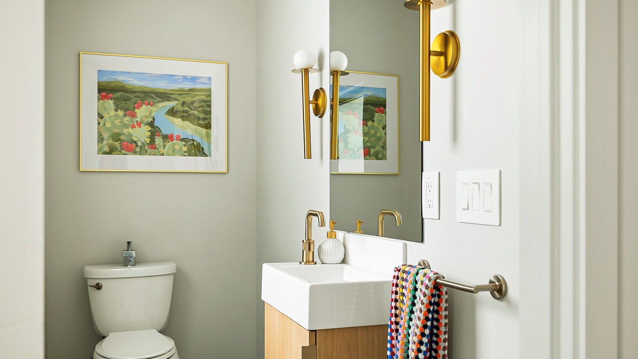 Photo of Bathroom in Greater South River City