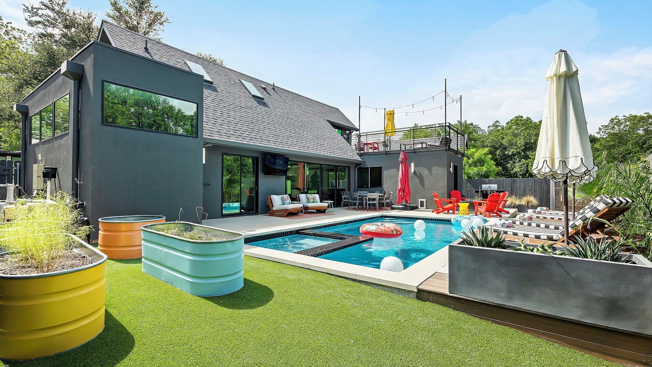 Photo of Outdoor in Greater South River City