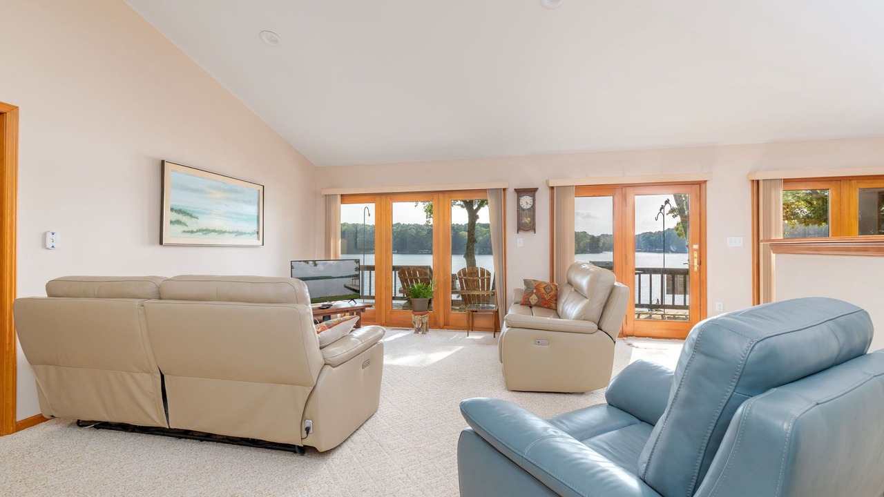 Photo of Bedroom in North Shore Acres