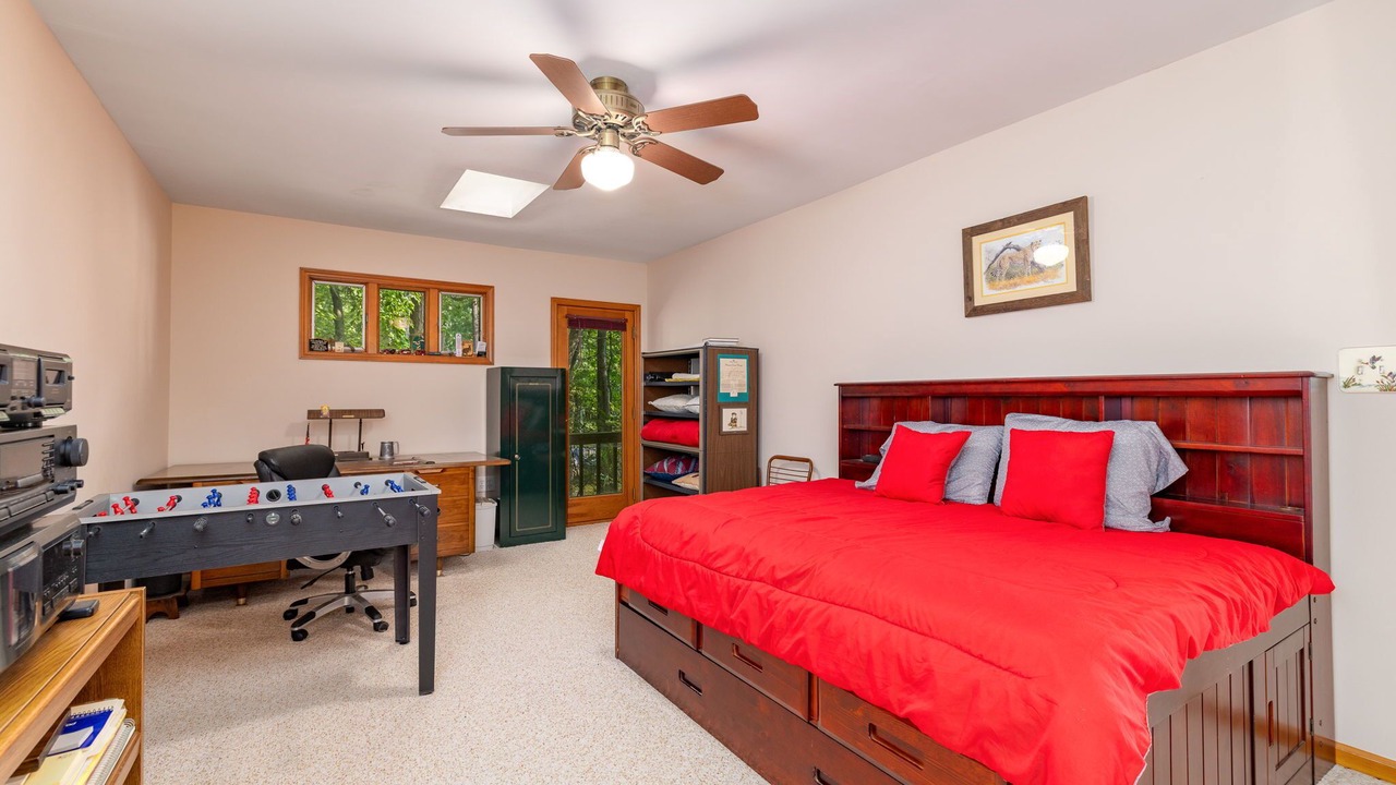 Photo of Bedroom in North Shore Acres