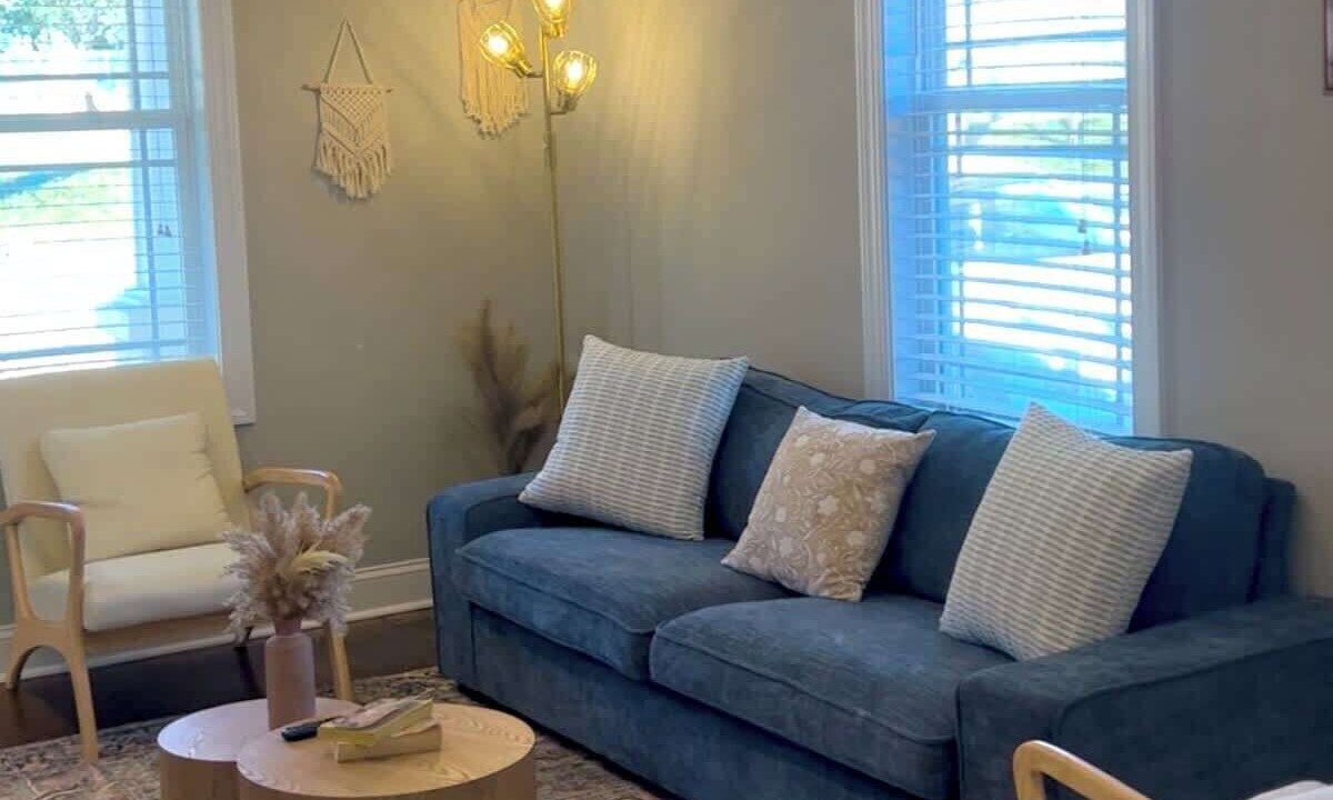 Photo of Livingroom in Southwest Raleigh