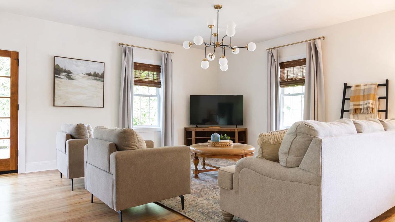 Photo of Livingroom in Southwest Raleigh