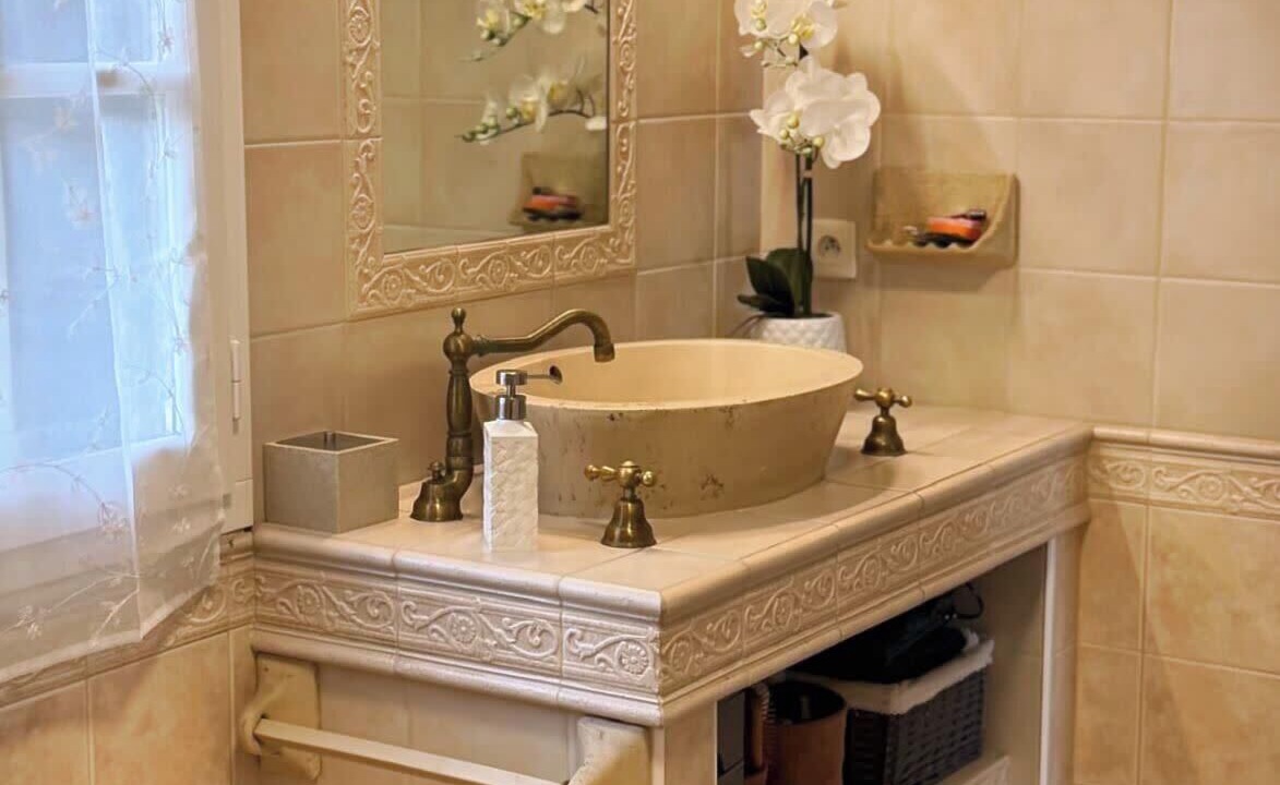 Photo of Bathroom in Bilieu