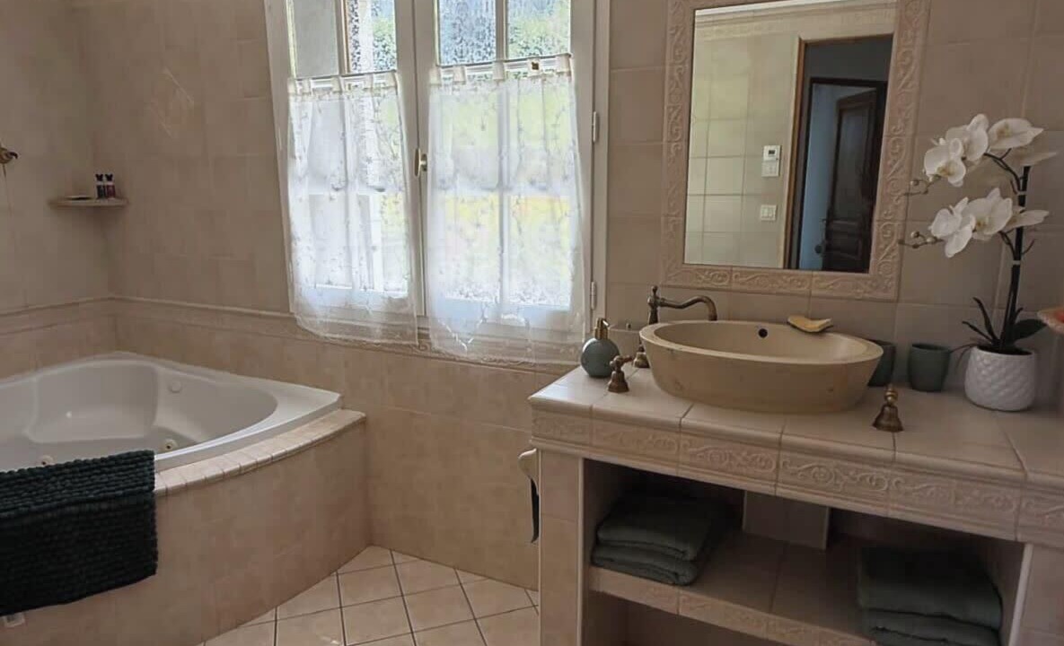 Photo of Bathroom in Bilieu