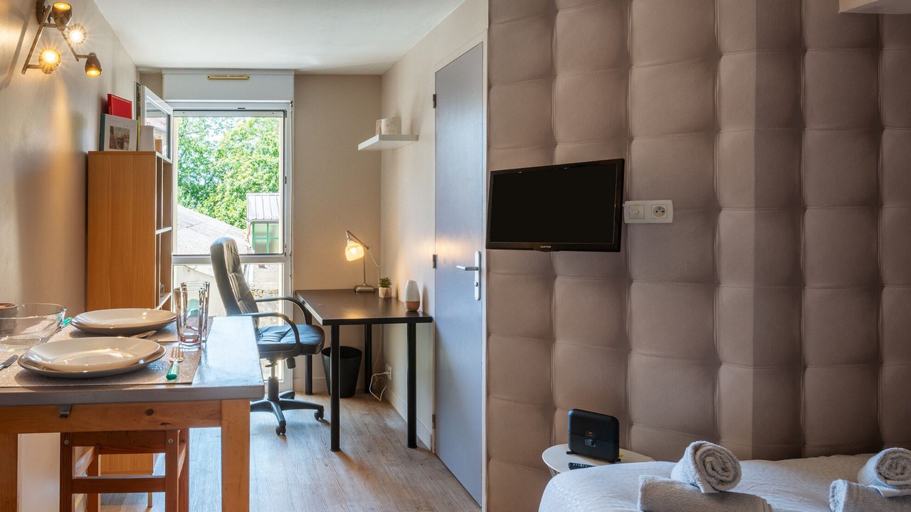 Photo of Bedroom in Centre-ville rive gauche