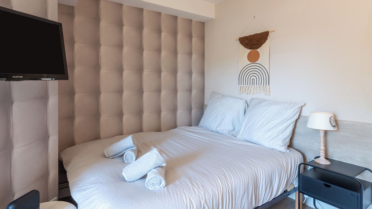 Photo of Bedroom in Centre-ville rive gauche