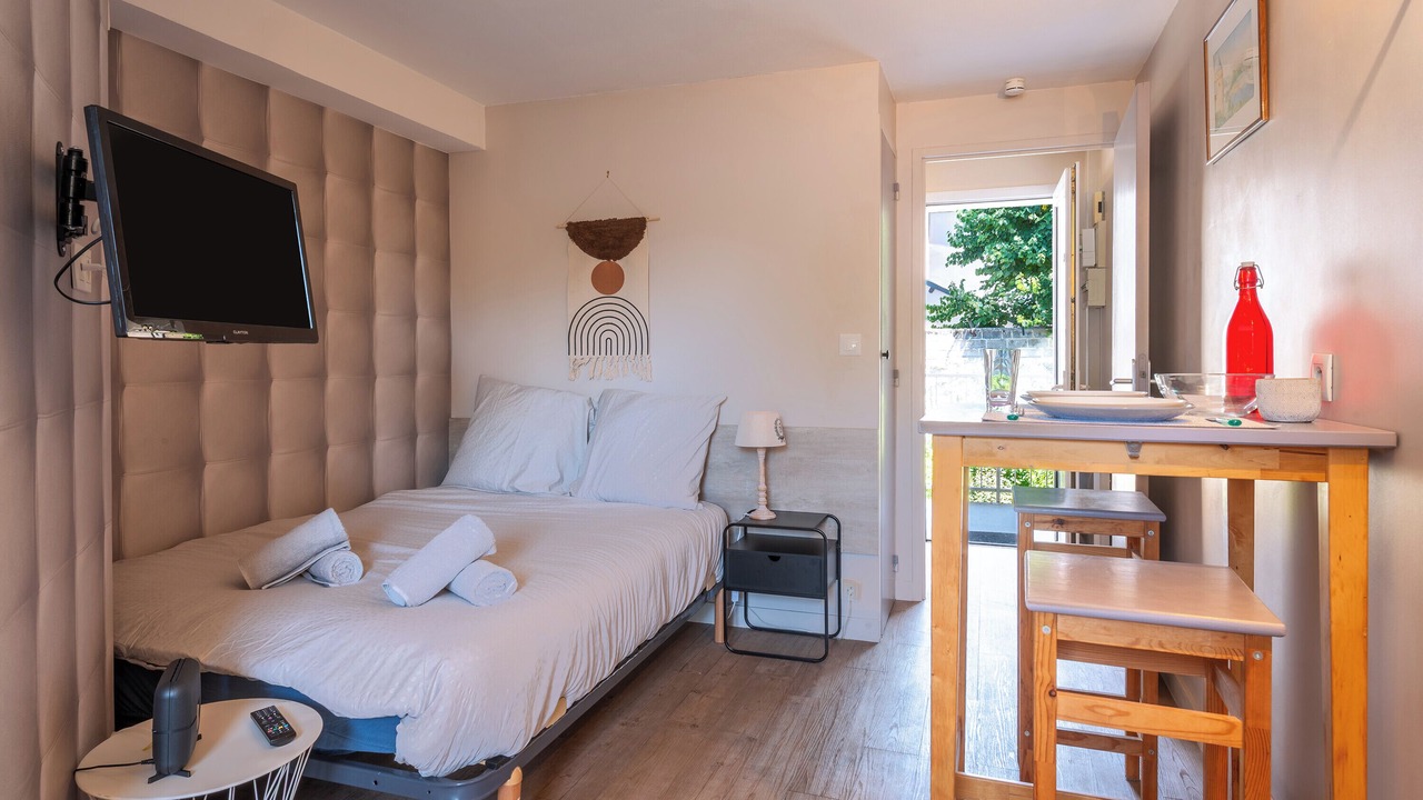 Photo of Bedroom in Centre-ville rive gauche