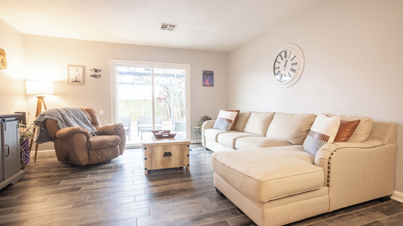 Photo of Livingroom in Moore