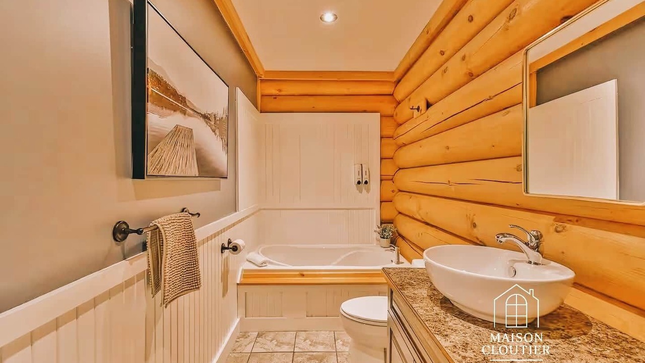 Photo of Bathroom in Lac-Superieur