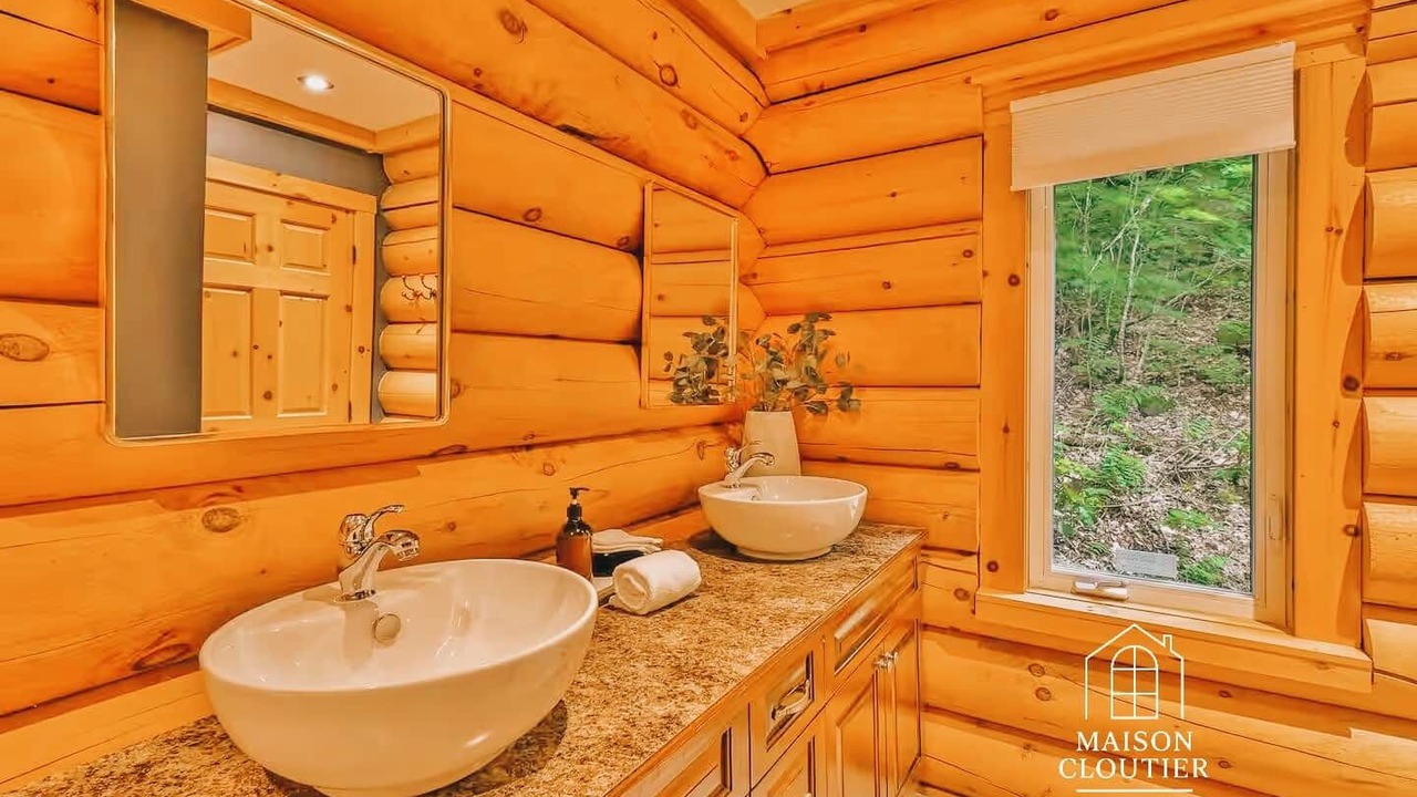 Photo of Bathroom in Lac-Superieur