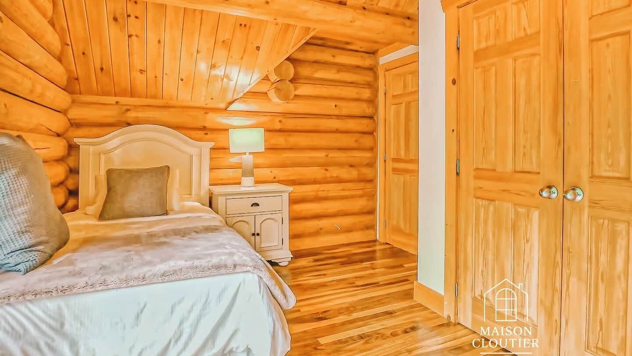 Photo of Bedroom in Saint-Faustin-Lac-Carre