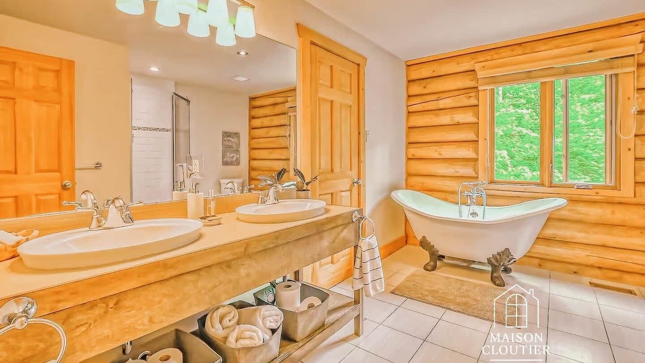 Photo of Bathroom in Saint-Faustin-Lac-Carre