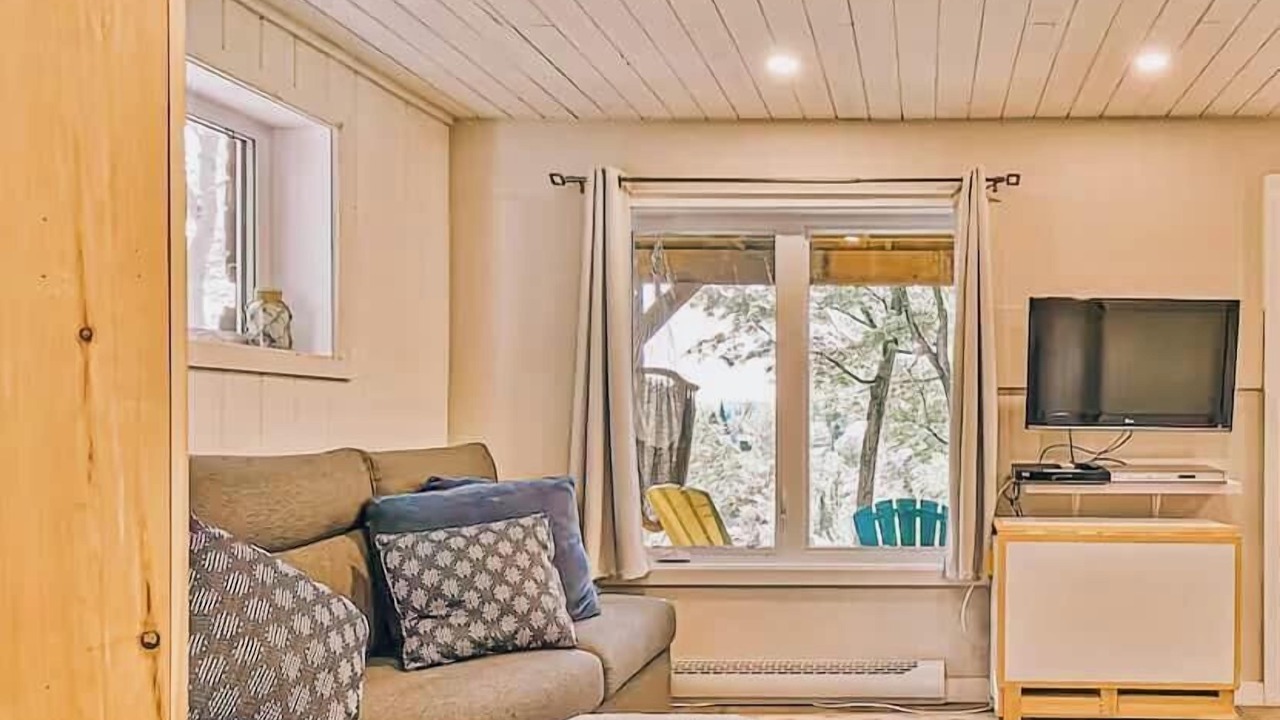 Photo of Livingroom in St-Adolphe-d'Howard