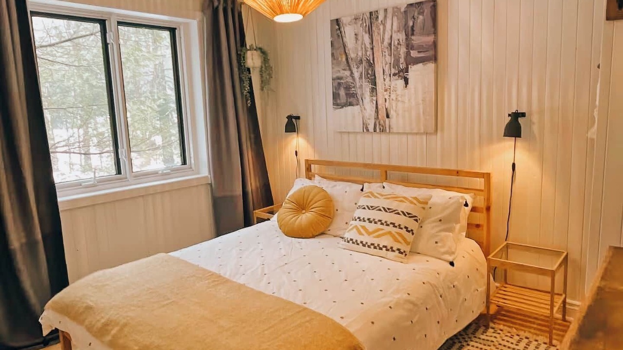 Photo of Bedroom in St-Adolphe-d'Howard