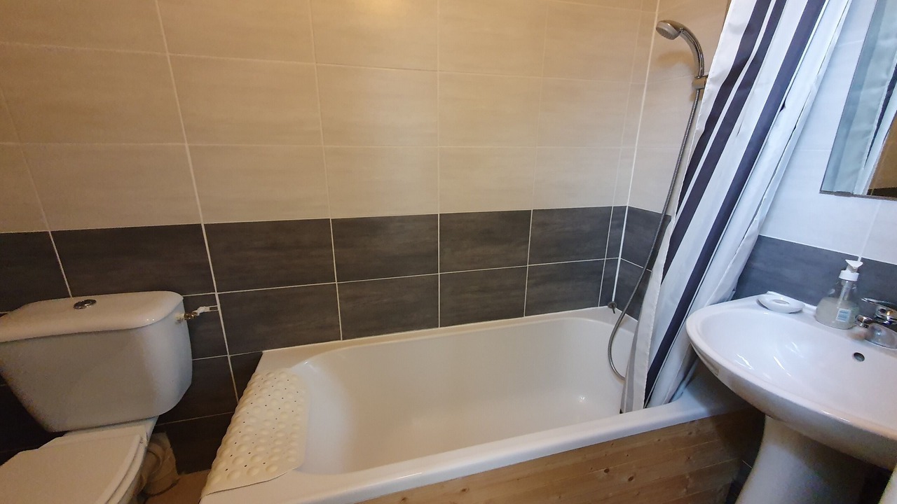 Photo of Bathroom in Les Champs-Geraux