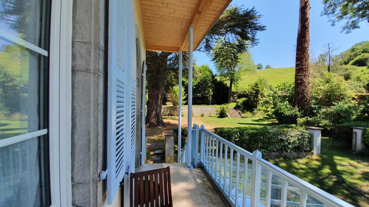 Photo of Patio Balcony in Saint-Pe-de-Bigorre