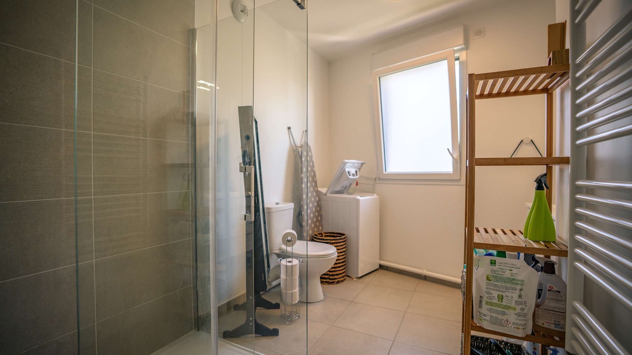 Photo of Bathroom in Zone d'amenagement concerte des Docks